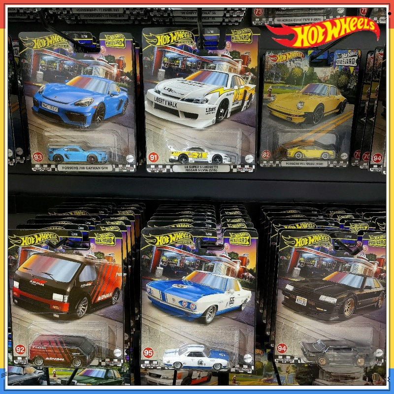 Mattel Collectible & Vintage Dolls - Mattel Hot Wheels Premium Boulevard 1/64