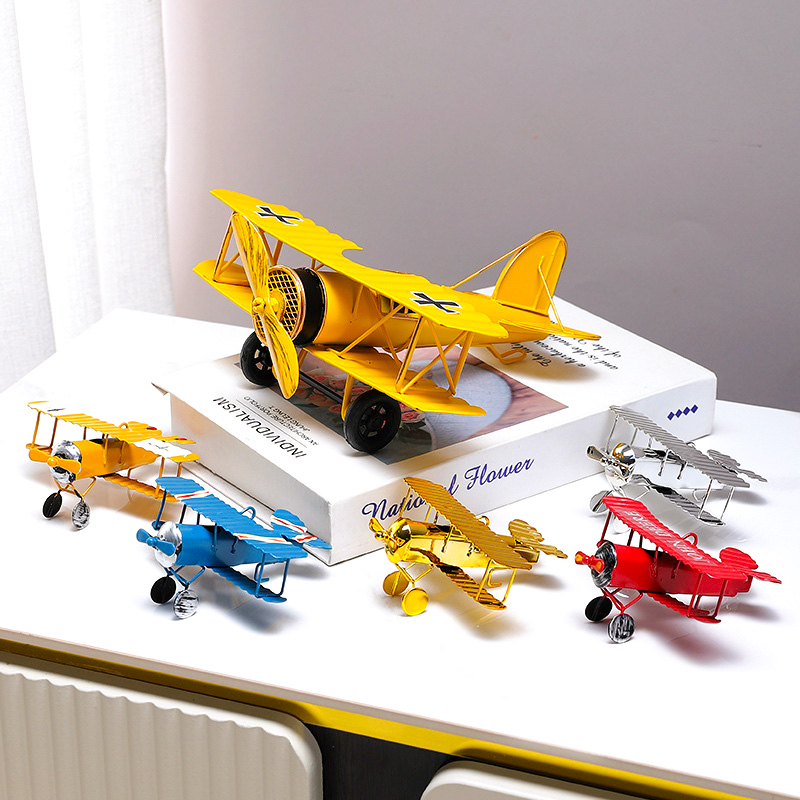 Modellino di Aereo Vintage in  - Vintage Collectible Christmas Ornaments recensione e prezzo