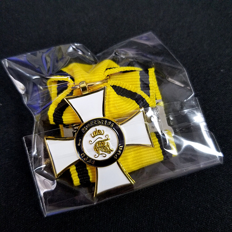 Collezione di medaglie classic - Collectible Vintage Brooches recensione e prezzo